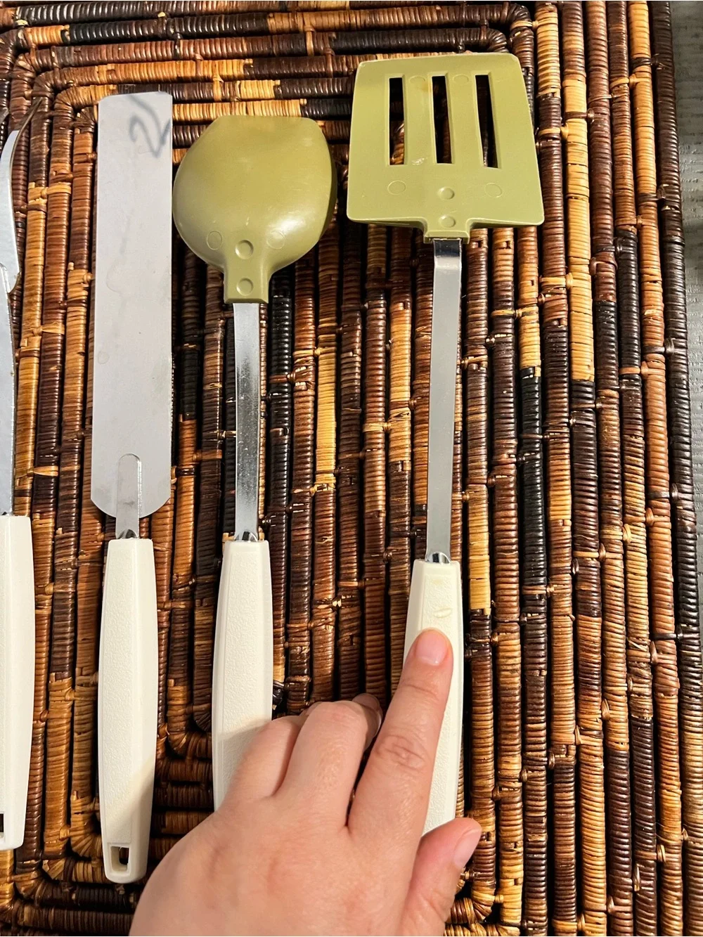 Ekco Nylon Plastic Olive Green Kitchen Utensils